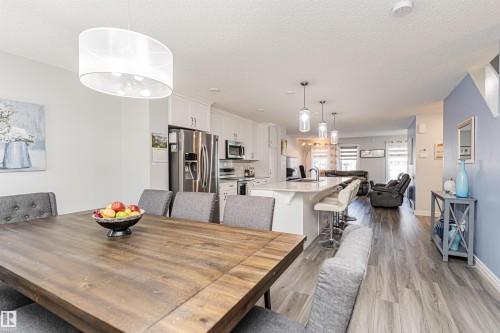 2051 Graydon Hill Crescent, Edmonton, AB - Indoor Photo Showing Dining Room