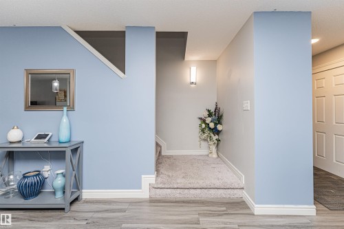 2051 Graydon Hill Crescent, Edmonton, AB - Indoor Photo Showing Other Room