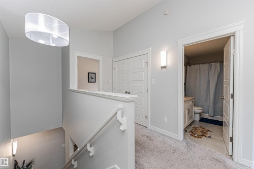 2051 Graydon Hill Crescent, Edmonton, AB - Indoor Photo Showing Other Room