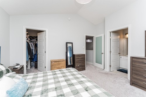 2051 Graydon Hill Crescent, Edmonton, AB - Indoor Photo Showing Bedroom