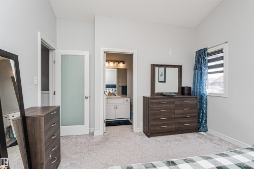 2051 Graydon Hill Crescent, Edmonton, AB - Indoor Photo Showing Bedroom