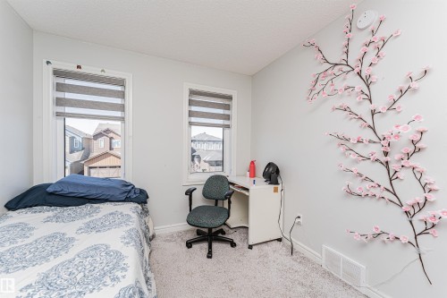 2051 Graydon Hill Crescent, Edmonton, AB - Indoor Photo Showing Bedroom