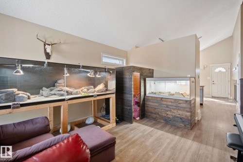 13817 131A Avenue, Edmonton, AB - Indoor Photo Showing Other Room
