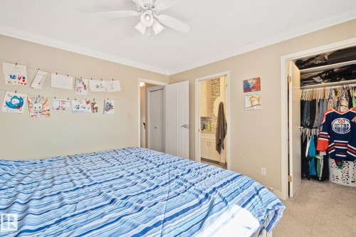 13817 131A Avenue, Edmonton, AB - Indoor Photo Showing Bedroom