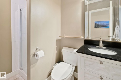 13817 131A Avenue, Edmonton, AB - Indoor Photo Showing Bathroom