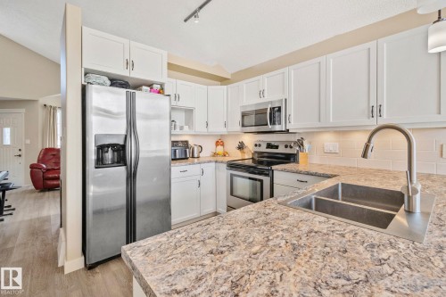 13817 131A Avenue, Edmonton, AB - Indoor Photo Showing Kitchen With Double Sink With Upgraded Kitchen