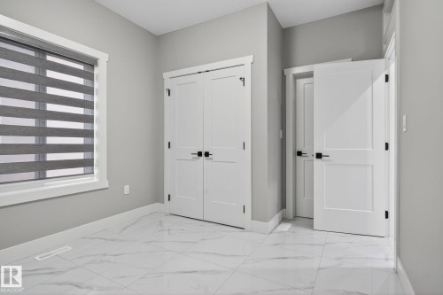 1815 17 Avenue, Edmonton, AB - Indoor Photo Showing Other Room