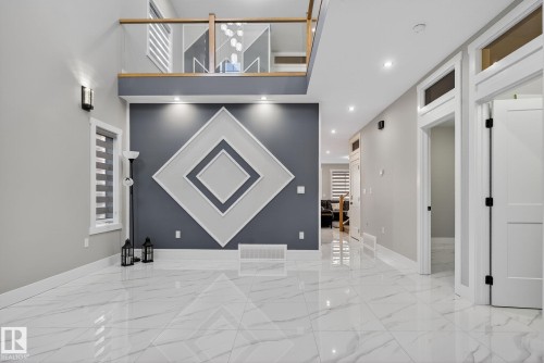 1815 17 Avenue, Edmonton, AB - Indoor Photo Showing Other Room