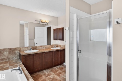 3233 21A Avenue, Edmonton, AB - Indoor Photo Showing Bathroom