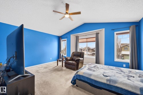 3233 21A Avenue, Edmonton, AB - Indoor Photo Showing Bedroom