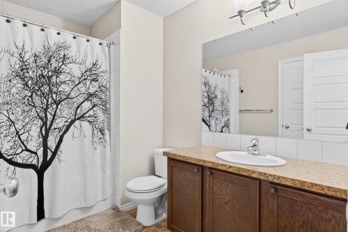 3233 21A Avenue, Edmonton, AB - Indoor Photo Showing Bathroom