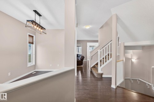 3233 21A Avenue, Edmonton, AB - Indoor Photo Showing Other Room