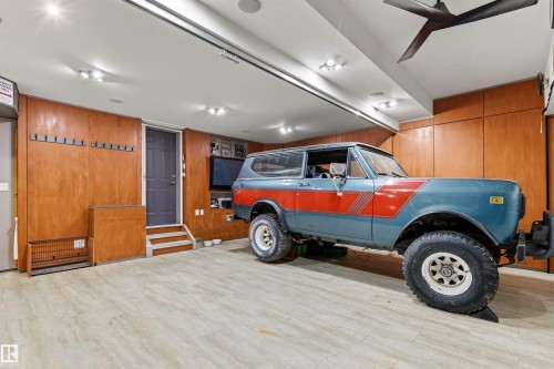 46 Hillcrest Place, St. Albert, AB - Indoor Photo Showing Garage