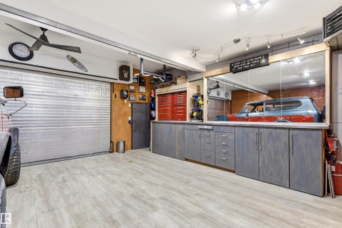 46 Hillcrest Place, St. Albert, AB - Indoor Photo Showing Garage