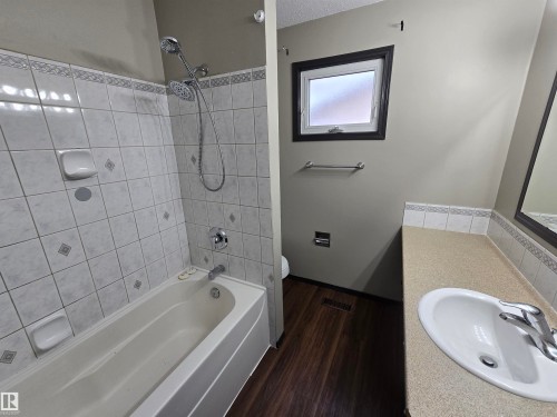 4101 South Park Drive, Leduc, AB - Indoor Photo Showing Bathroom