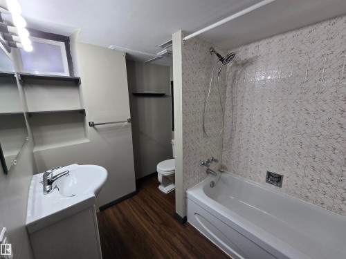 4101 South Park Drive, Leduc, AB - Indoor Photo Showing Bathroom