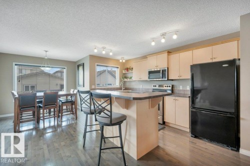 Image quality insufficient for description - 12063 19 Avenue, Edmonton, AB - Indoor Photo Showing Kitchen