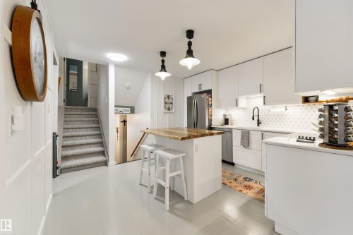 50 Grandview Ridge, St. Albert, AB - Indoor Photo Showing Kitchen With Upgraded Kitchen