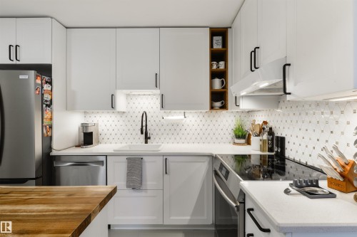 50 Grandview Ridge, St. Albert, AB - Indoor Photo Showing Kitchen With Upgraded Kitchen