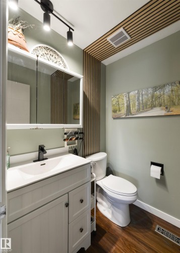 50 Grandview Ridge, St. Albert, AB - Indoor Photo Showing Bathroom
