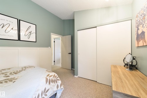 50 Grandview Ridge, St. Albert, AB - Indoor Photo Showing Bedroom