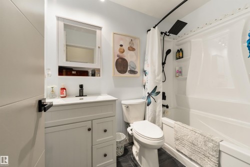 50 Grandview Ridge, St. Albert, AB - Indoor Photo Showing Bathroom