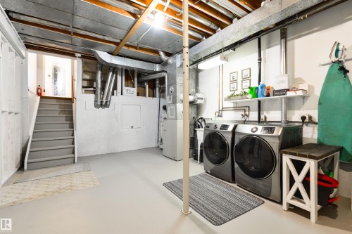 50 Grandview Ridge, St. Albert, AB - Indoor Photo Showing Laundry Room