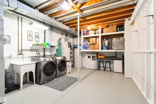 50 Grandview Ridge, St. Albert, AB - Indoor Photo Showing Laundry Room