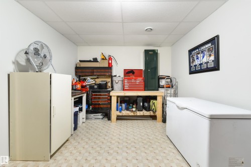 50 Grandview Ridge, St. Albert, AB - Indoor
