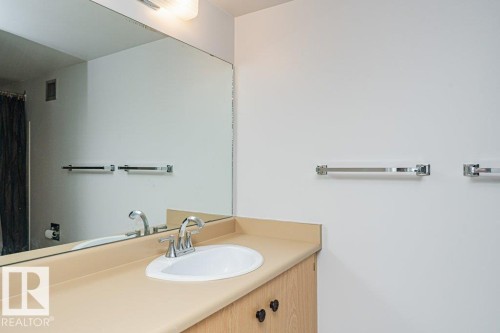 1603 11027 87 Avenue, Edmonton, AB - Indoor Photo Showing Bathroom
