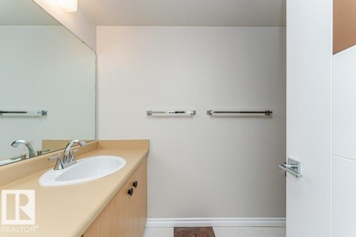 1603 11027 87 Avenue, Edmonton, AB - Indoor Photo Showing Bathroom