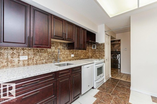 1603 11027 87 Avenue, Edmonton, AB - Indoor Photo Showing Kitchen
