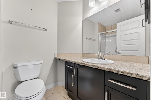 413 10530 56 Avenue, Edmonton, AB - Indoor Photo Showing Bathroom