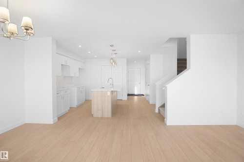 22903 80 Avenue, Edmonton, AB - Indoor Photo Showing Kitchen