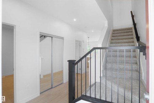 8719 183 Avenue, Edmonton, AB - Indoor Photo Showing Other Room