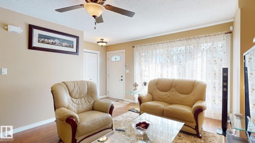 11844 125 Street, Edmonton, AB - Indoor Photo Showing Living Room