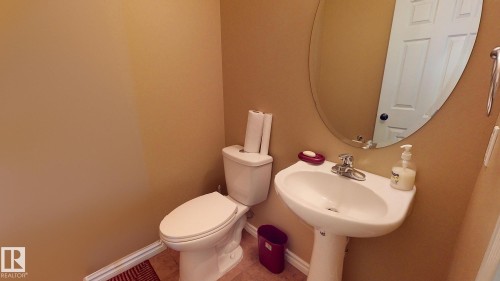 11844 125 Street, Edmonton, AB - Indoor Photo Showing Bathroom