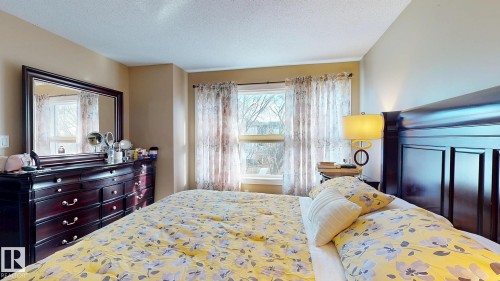 11844 125 Street, Edmonton, AB - Indoor Photo Showing Bedroom