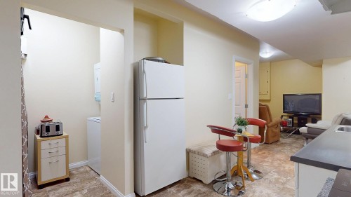 11844 125 Street, Edmonton, AB - Indoor
