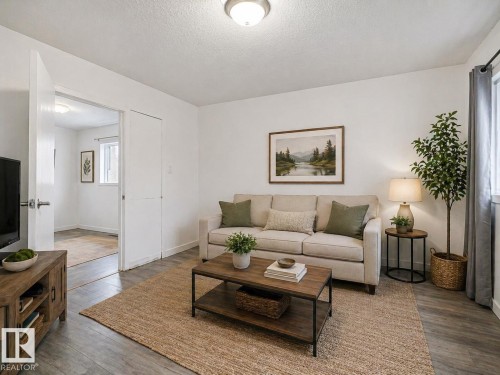 9632 106A Avenue, Edmonton, AB - Indoor Photo Showing Living Room