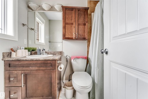 3228 18 St, Edmonton, AB - Indoor Photo Showing Bathroom