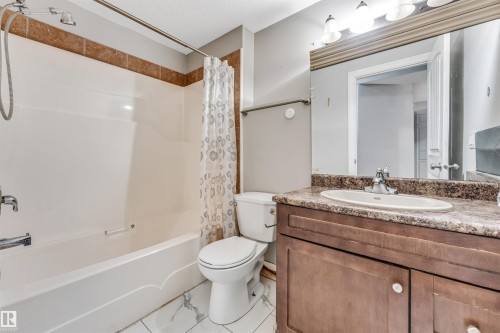 3228 18 St, Edmonton, AB - Indoor Photo Showing Bathroom