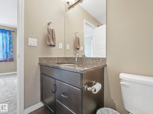 8119 Chappelle Way, Edmonton, AB - Indoor Photo Showing Bathroom