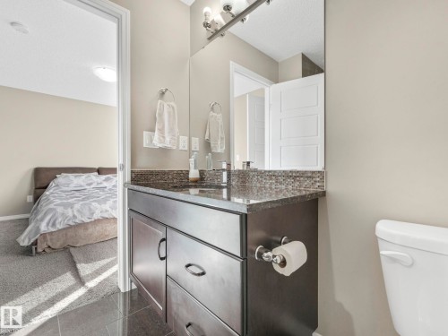 8119 Chappelle Way, Edmonton, AB - Indoor Photo Showing Bathroom