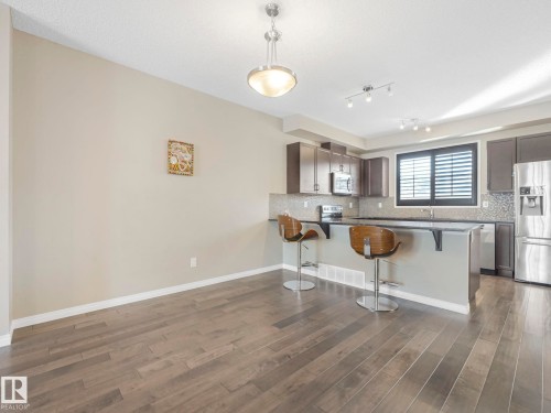 8119 Chappelle Way, Edmonton, AB - Indoor Photo Showing Kitchen