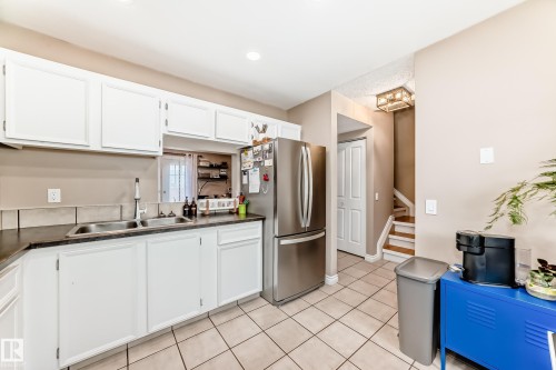 3207 139 Avenue, Edmonton, AB - Indoor Photo Showing Kitchen With Double Sink
