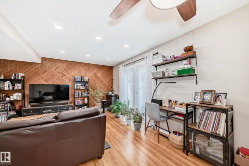 3207 139 Avenue, Edmonton, AB - Indoor Photo Showing Other Room