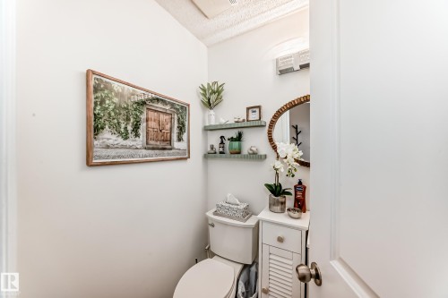 3207 139 Avenue, Edmonton, AB - Indoor Photo Showing Bathroom