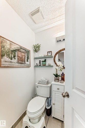 3207 139 Avenue, Edmonton, AB - Indoor Photo Showing Bathroom