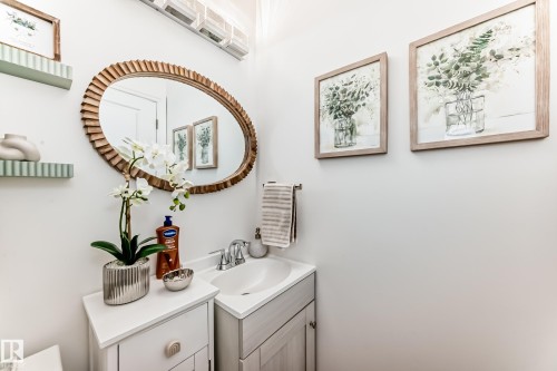 3207 139 Avenue, Edmonton, AB - Indoor Photo Showing Bathroom